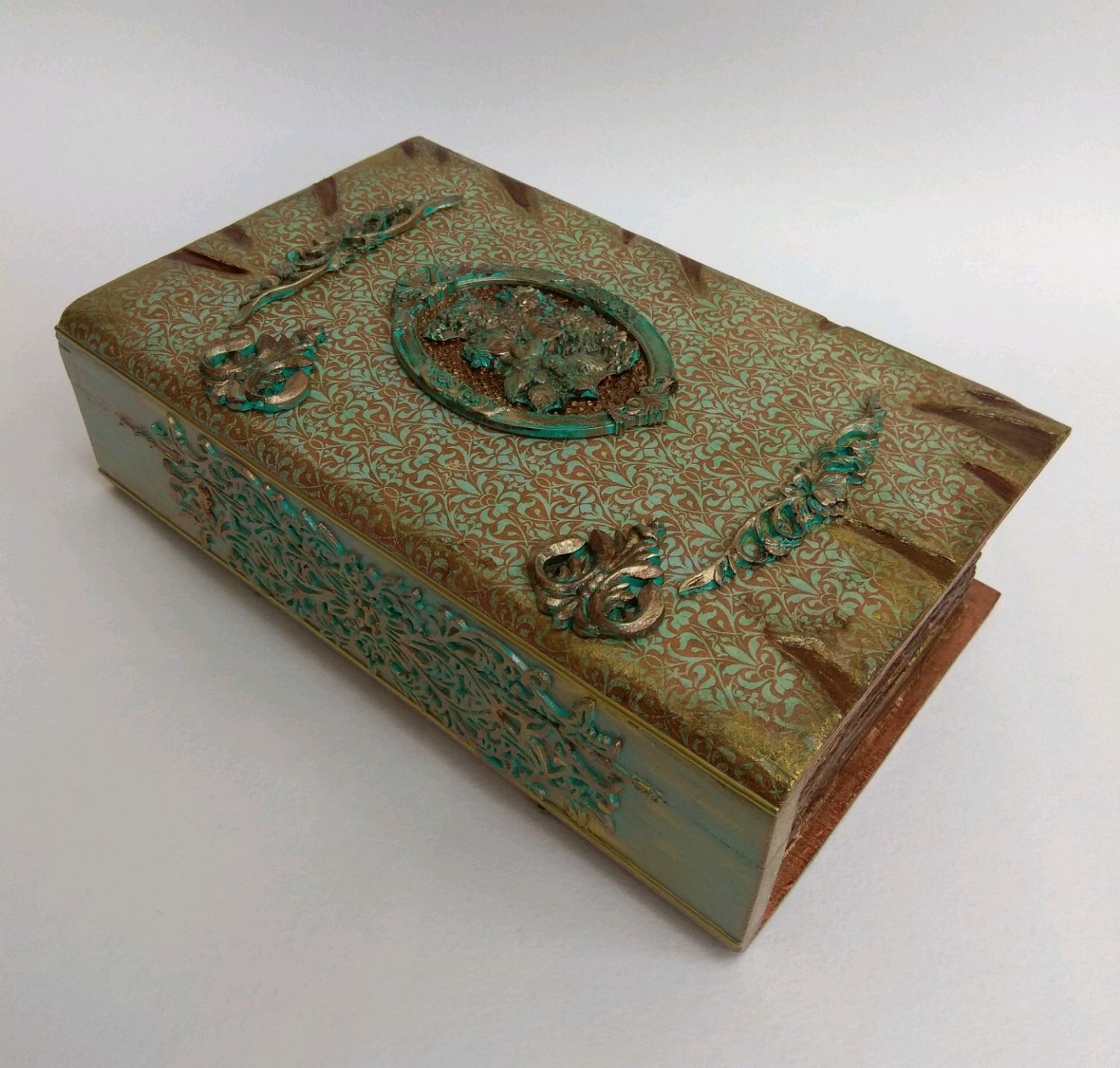 скринька з книги зелена товста