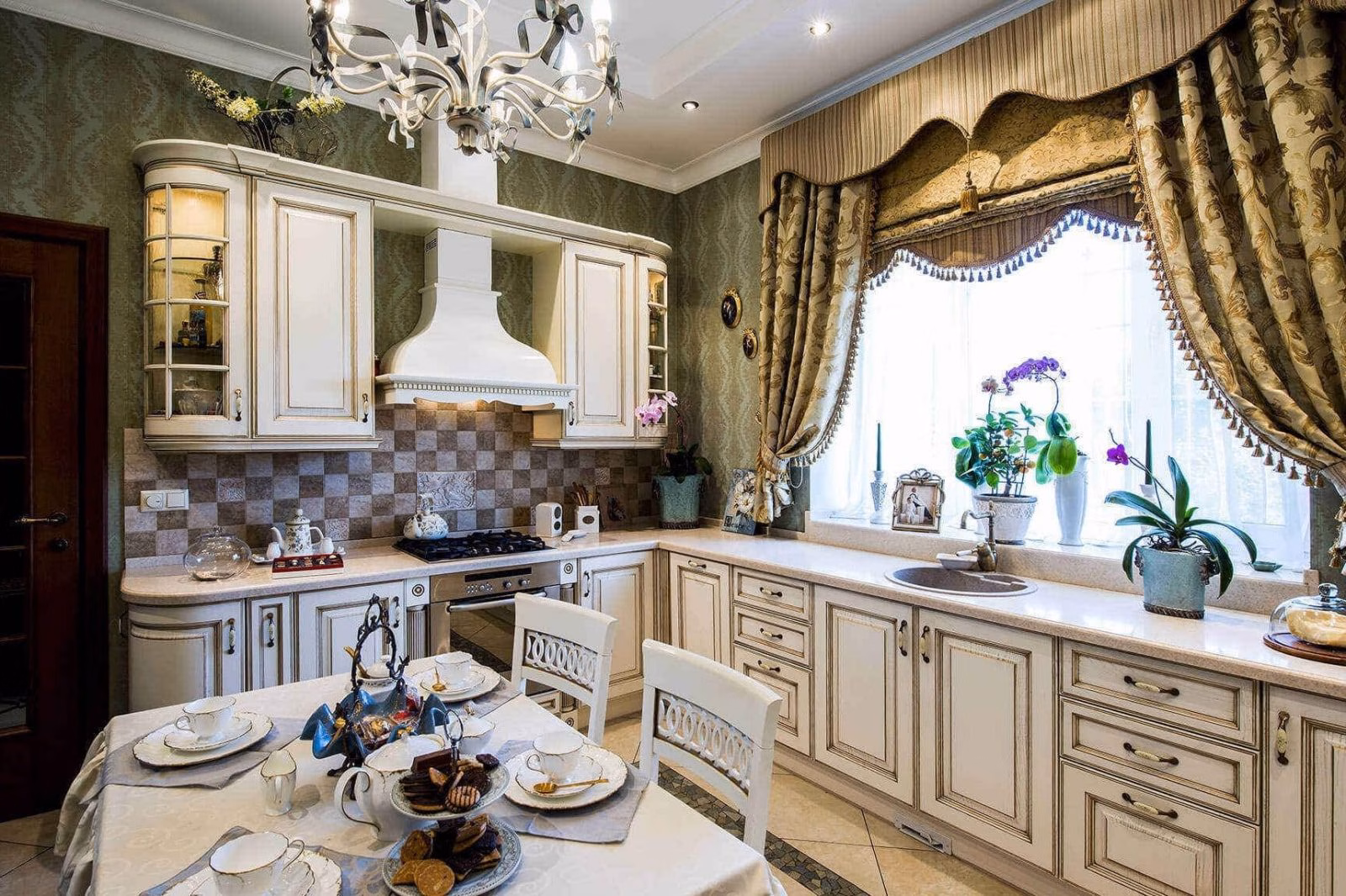 ламбрекен на кухні