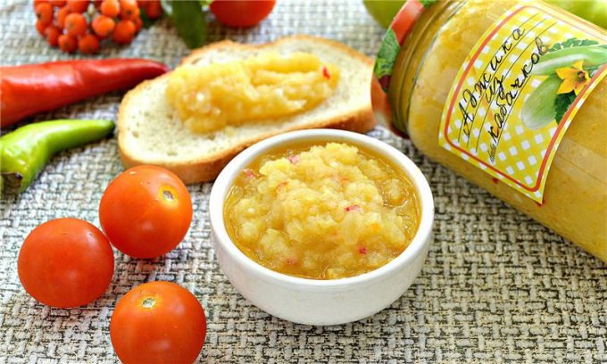 Аджика з кабачків із перцем