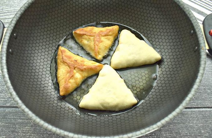 Біляші з фаршем на сковороді