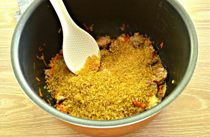 Булгур з куркою в мультиварці
