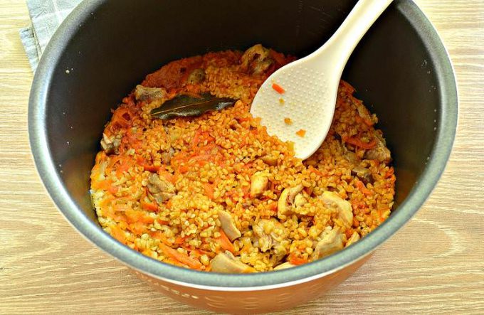 Булгур з куркою в мультиварці