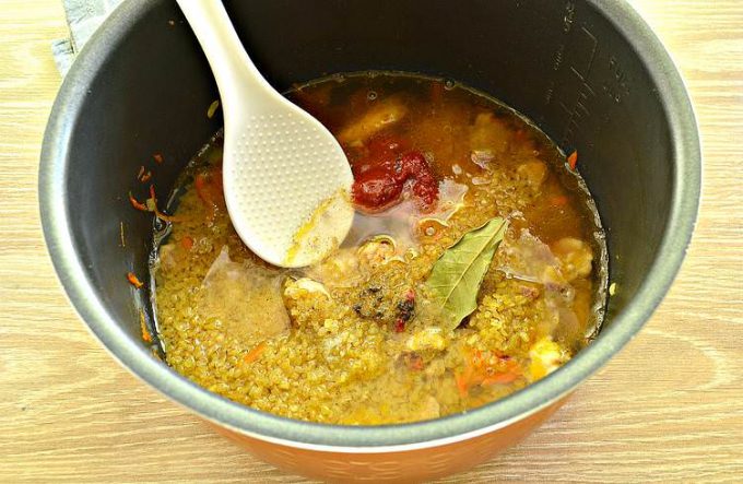 Булгур з куркою в мультиварці