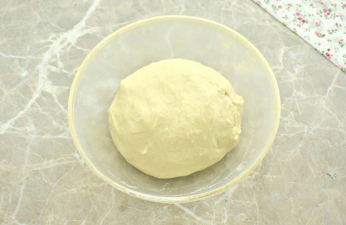 Булочки із дріжджового тіста з сиром