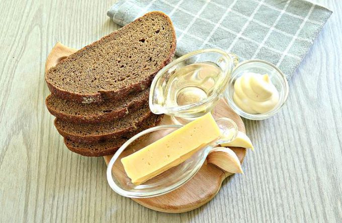 Часникові грінки із сиром