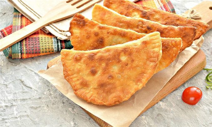 Чебуреки з мясом