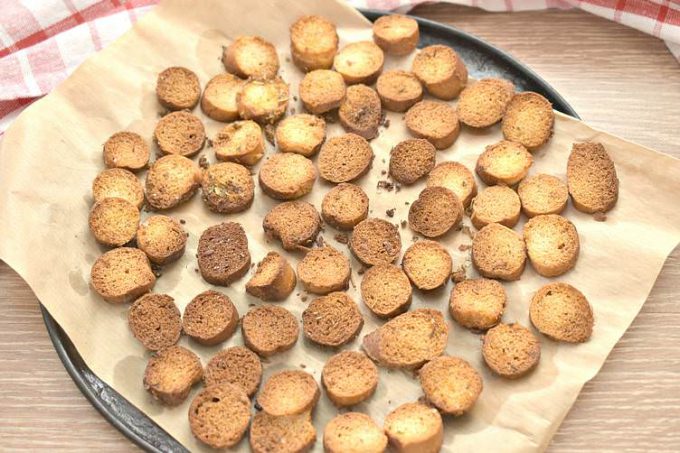 Домашні сухарики з бубликів