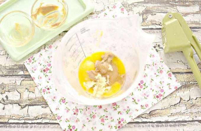 Гірчичний соус на жовтках до мяса