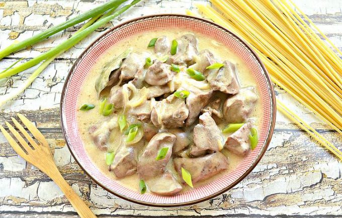 Гуляш із курячої печінки