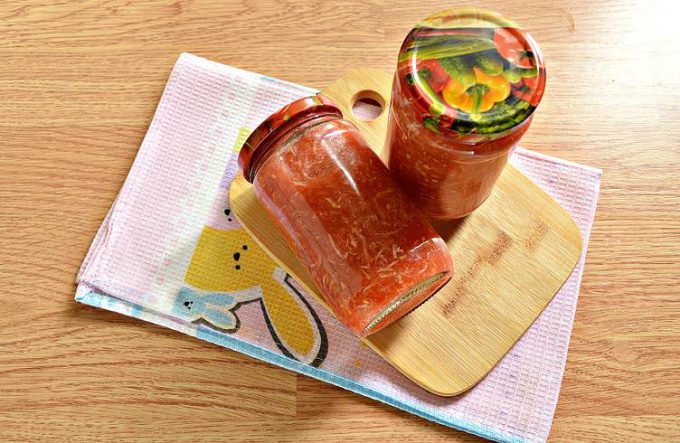 Хріновина з помідорами та часником на зиму