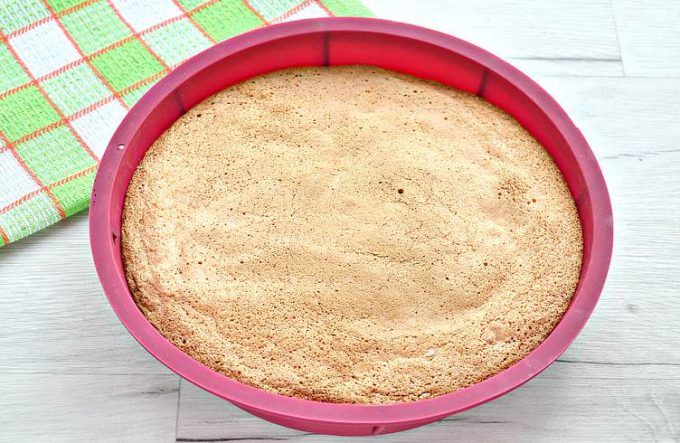 Яблучна шарлотка в духовці