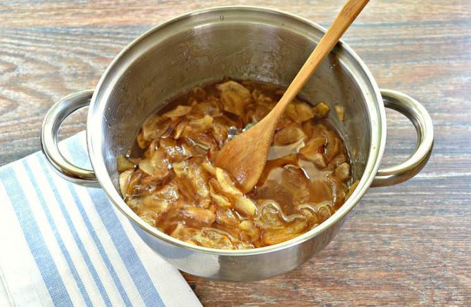Яблучне варення часточками на зиму