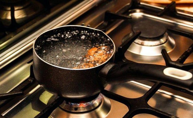 Як розтягнути взуття потрібного розміру зберігши її форму