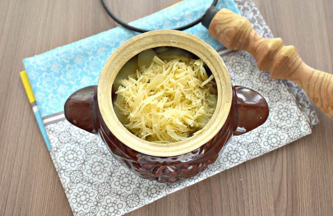 Картопля з грибами та куркою у горщиках
