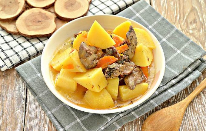 Картопля з курячою печінкою у мультиварці