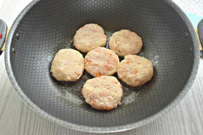 Котлети з курячого філе з болгарським перцем
