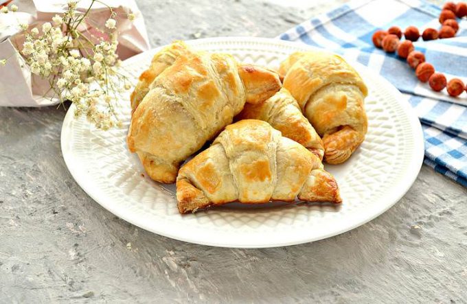 Круасани із листкового тіста