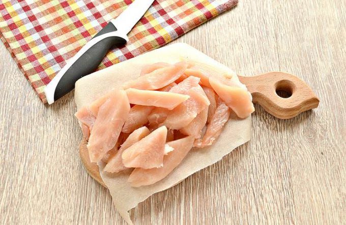Куряче філе зі сметаною в духовці