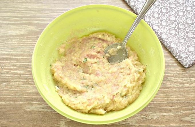 Курячі котлети з кабачком