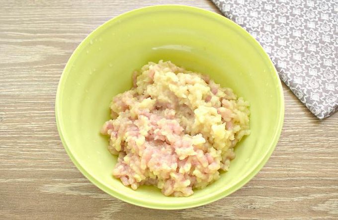 Курячі котлети з кабачком