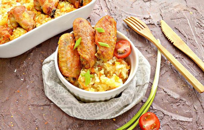 Курячі крильця з рисом у духовці