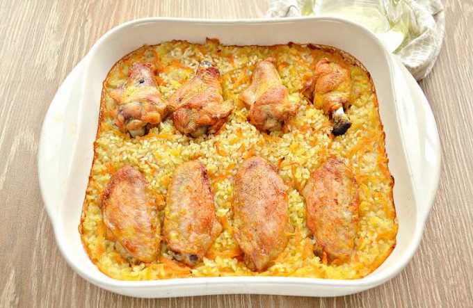 Курячі крильця з рисом у духовці