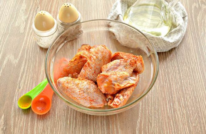 Курячі крильця з рисом у духовці