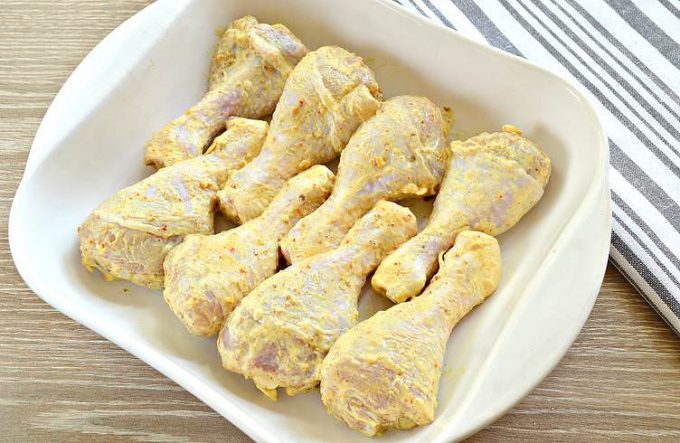 Курячі ніжки з сиром у духовці
