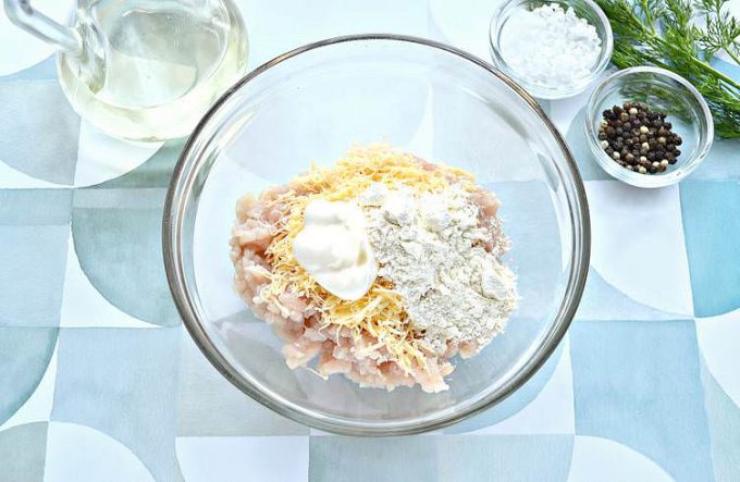 Курячі оладки з сиром
