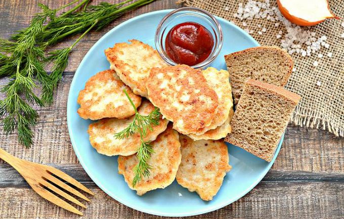 Курячі оладки з сиром