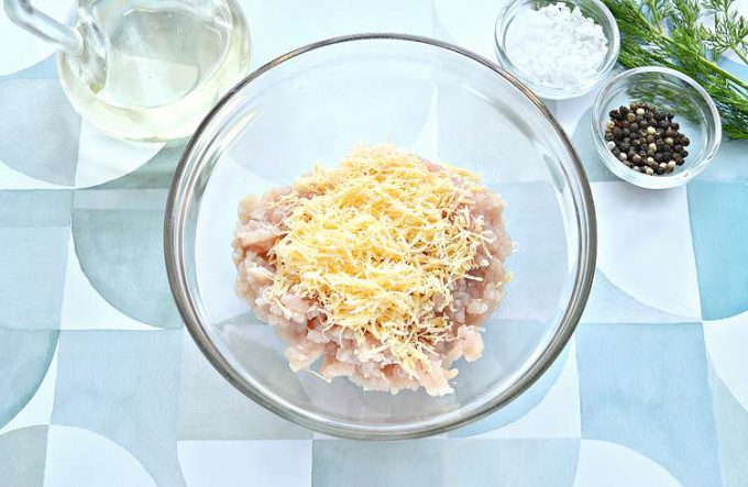 Курячі оладки з сиром