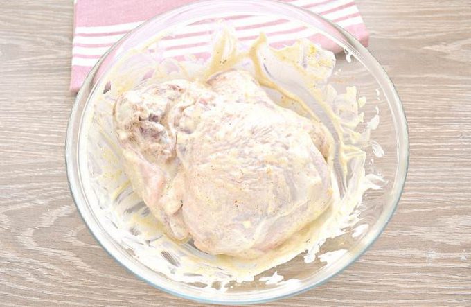 Курячі стегна в рукаві в духовці