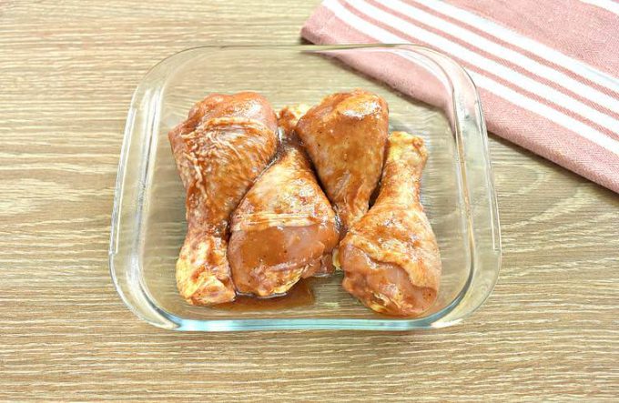 Курка з чорносливом у духовці