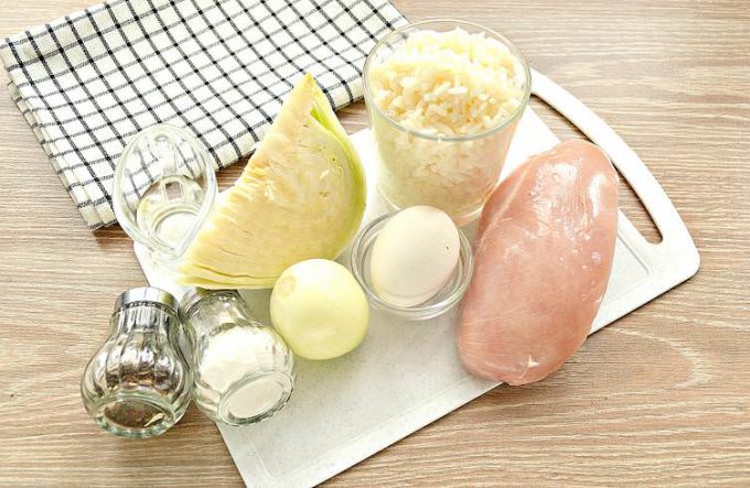 Ліниві голубці з куркою та рисом у духовці
