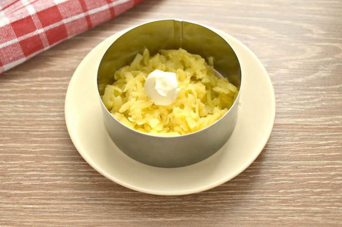 Листковий салат з куркою, буряком та гранатом