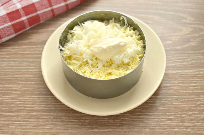 Листковий салат з куркою, буряком та гранатом