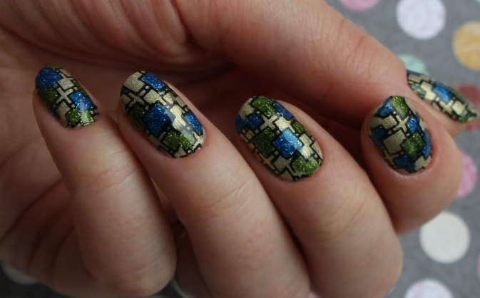 Манікюр зі стемпінгом: 160+ ідей модного дизайну у 2023 році
