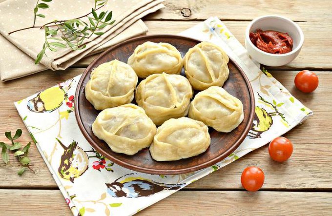 Манти з картоплею та фаршем
