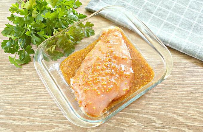 Маринад для курячої грудки з медом та гірчицею