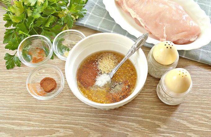 Маринад для курячої грудки з медом та гірчицею