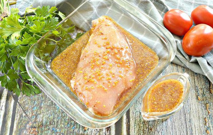 Маринад для курячої грудки з медом та гірчицею
