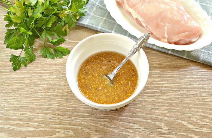 Маринад для курячої грудки з медом та гірчицею