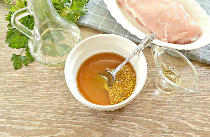 Маринад для курячої грудки з медом та гірчицею
