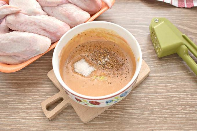 Маринад для шашлику з курячих крилець