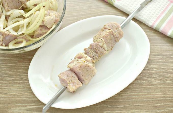 Маринад для шашлику зі свинини з аджикою