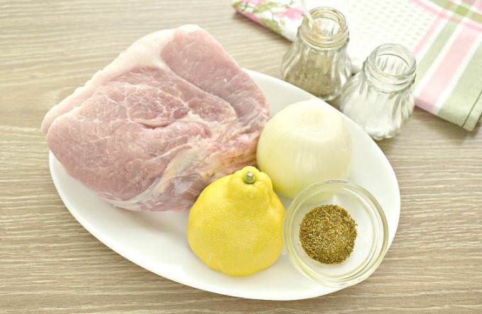 Маринад для шашлику зі свинини з аджикою