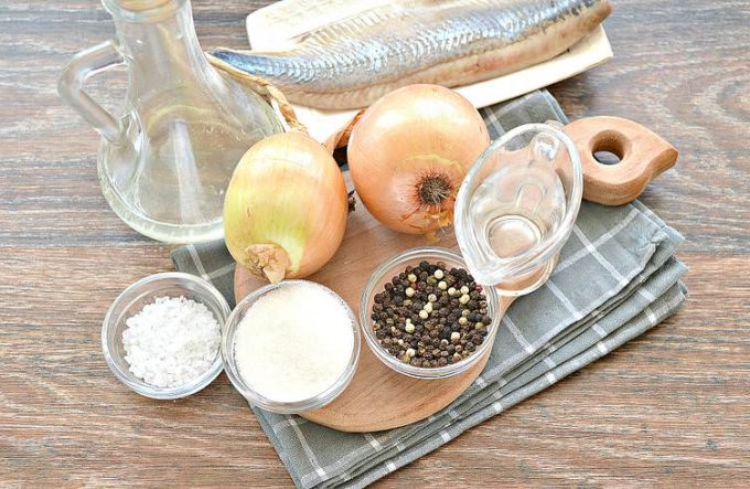 Маринована цибуля для солоного оселедця