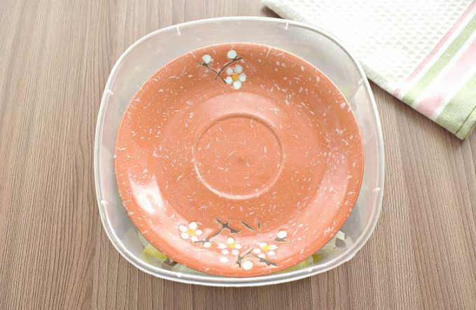 Маринована скумбрія з лимоном та цибулею
