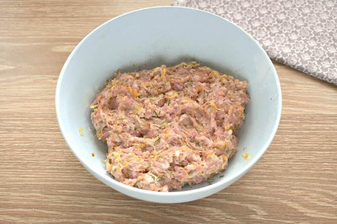 Мясні котлети з гарбузом на сковороді
