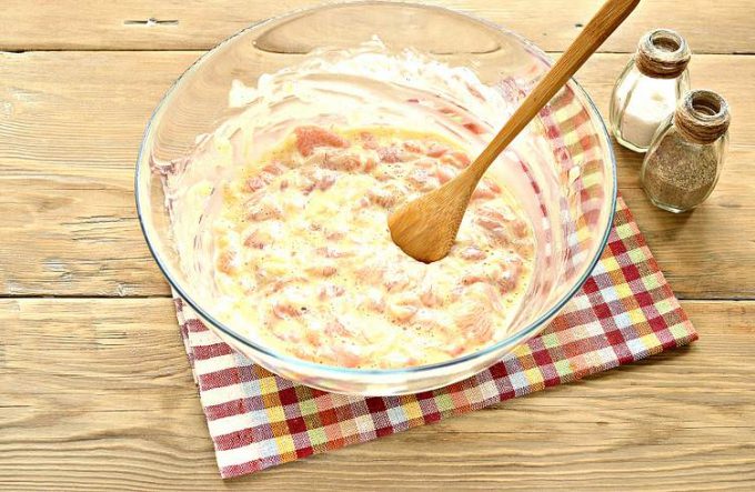 Мясо по-албанськи з курячої грудки